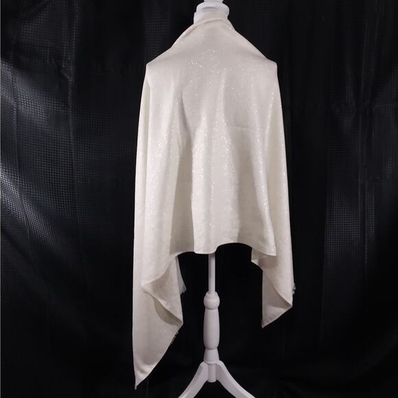 NWT! MARCUS ADLER NEW YORK! SILVER EMBROIDERED CREAM SCARF, WRAP, LARGE! - Picture 6 of 10